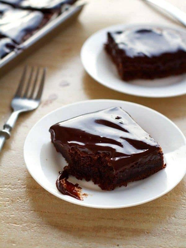 A picture of Fudgy Chocolate Cake Bars
