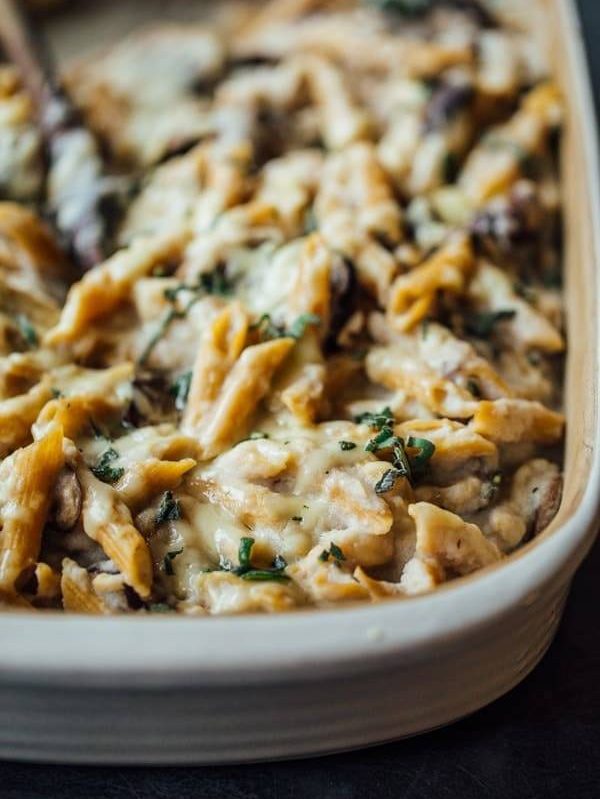 Healthy Alfredo Mushroom Pasta Bake