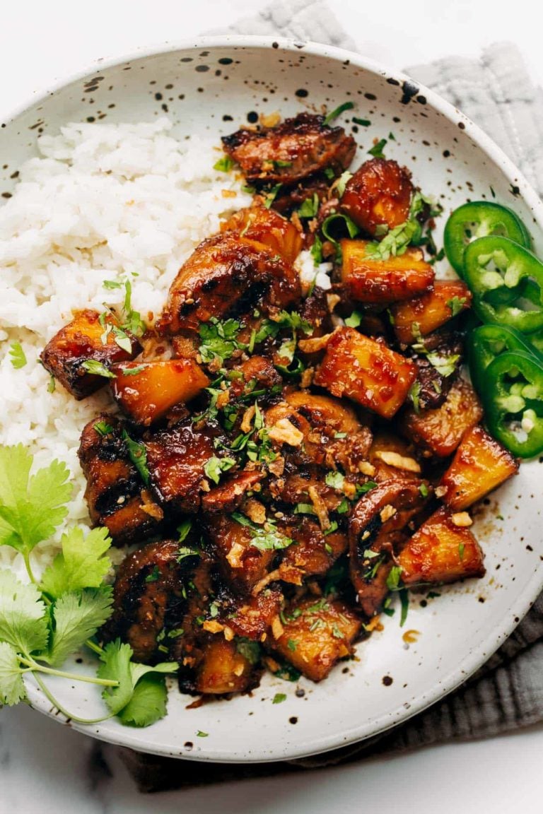 Pineapple pork with peppers and white rice.